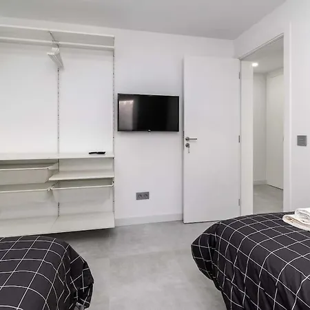 Con Piscina Comunitaria Y Terraza Privada * Чайофа