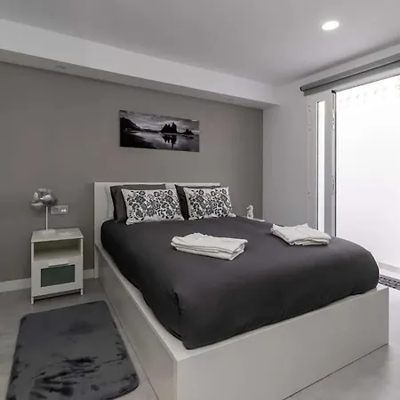 Con Piscina Comunitaria Y Terraza Privada