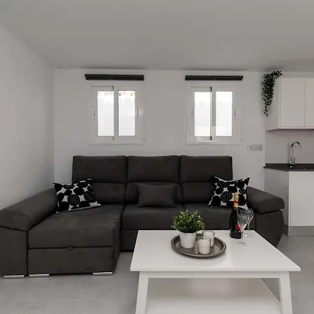 Con Piscina Comunitaria Y Terraza Privada 別荘 *