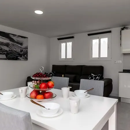 Con Piscina Comunitaria Y Terraza Privada Чайофа