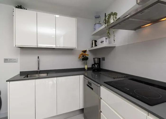 Con Piscina Comunitaria Y Terraza Privada Chayofa