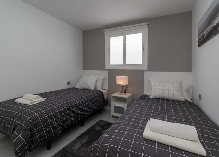 Con Piscina Comunitaria Y Terraza Privada Chayofa