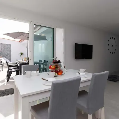 Nyaraló Con Piscina Comunitaria Y Terraza Privada *