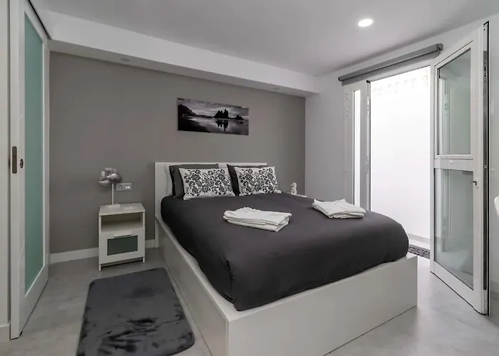 Con Piscina Comunitaria Y Terraza Privada