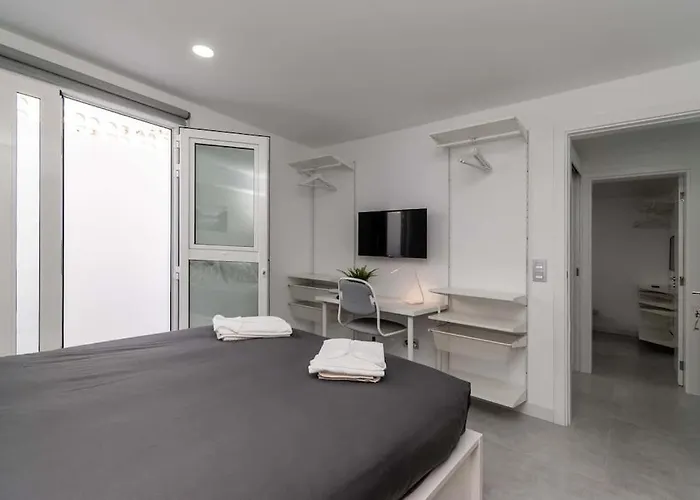 Con Piscina Comunitaria Y Terraza Privada