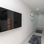 Con Piscina Comunitaria Y Terraza Privada